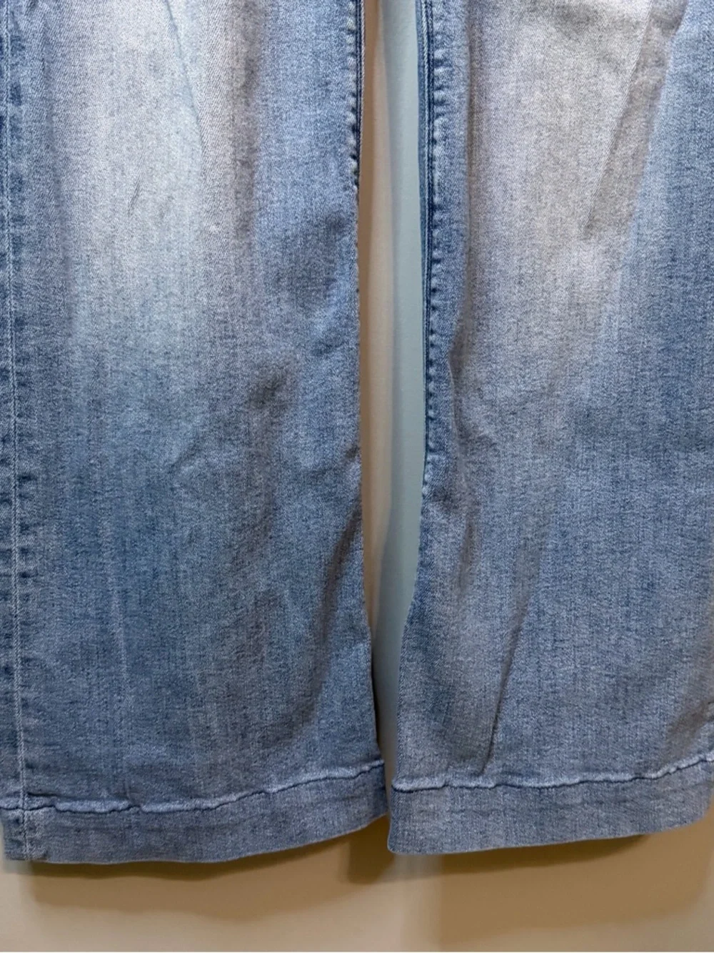 Black Orchid Los Angeles Olivia High Rise Wide Leg Jeans in Keeper.  30 X 28